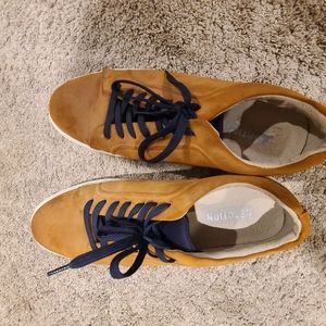 Men's shoes
